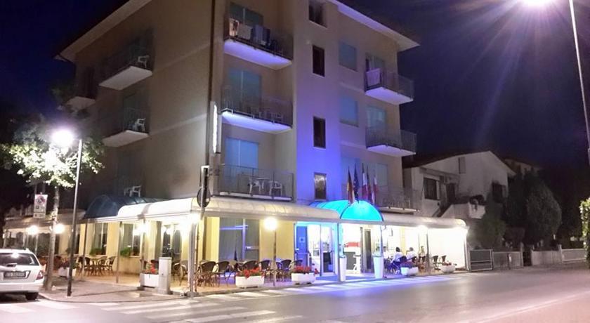 Hotel Fornaro Caorle Exteriér fotografie